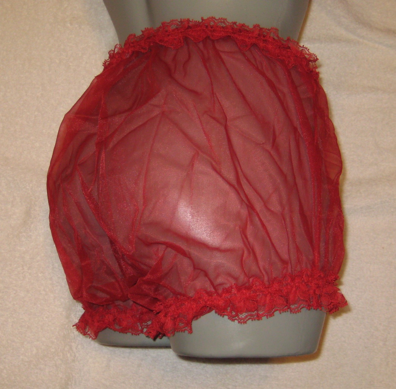 CD VINTAGE STYLE RED CHIFFON RUFFLE PANTIES MED