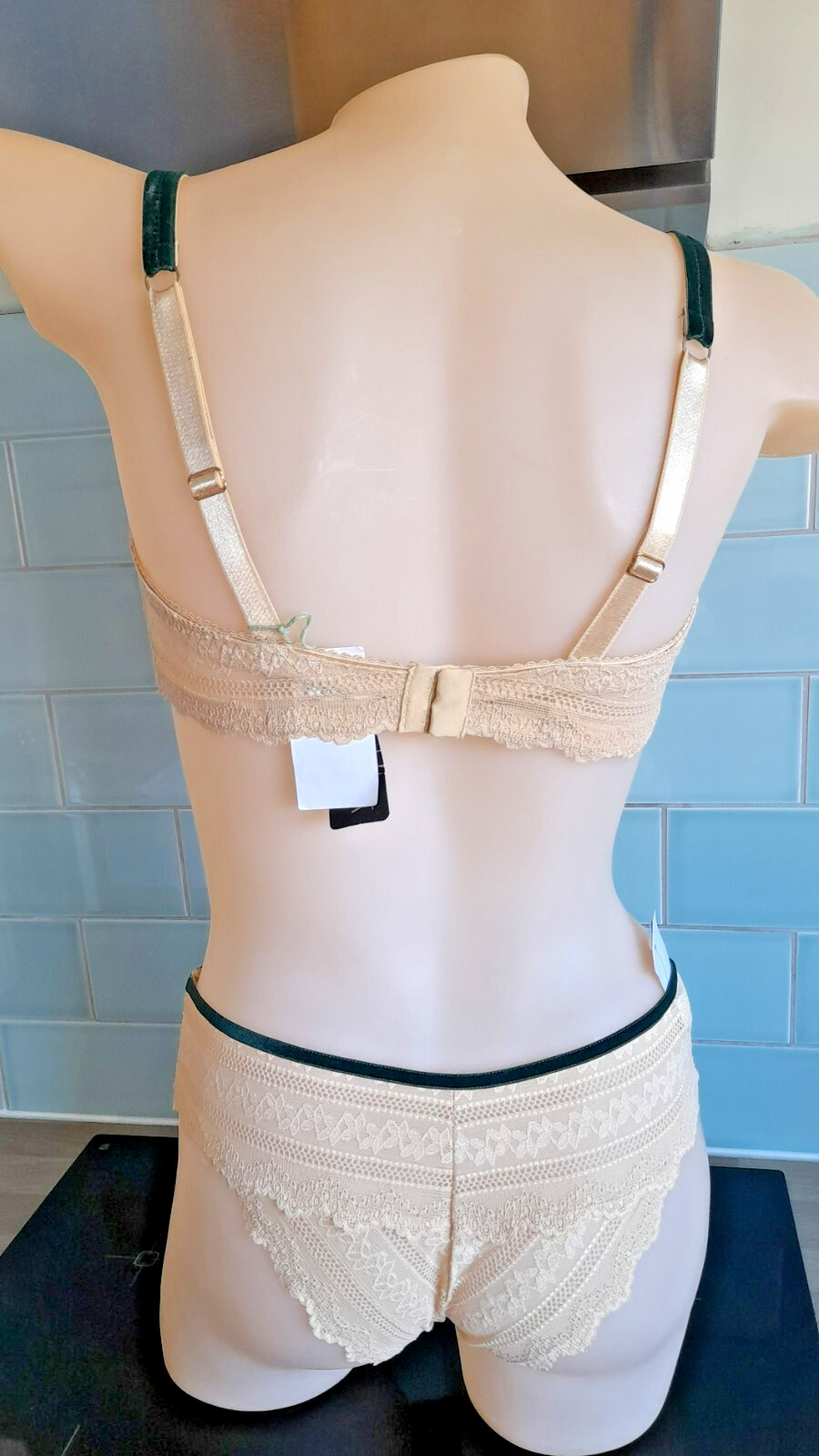 Verdissima GYPSY Beige Lace With Green Velvet Details Brief L
