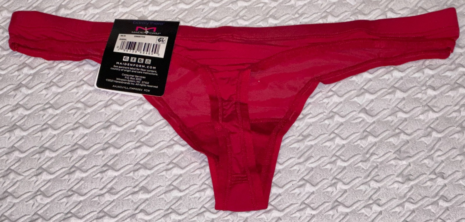 MAIDENFORM Barely There Invisible Look Camera Red Thong Panty Womens Sz M 6