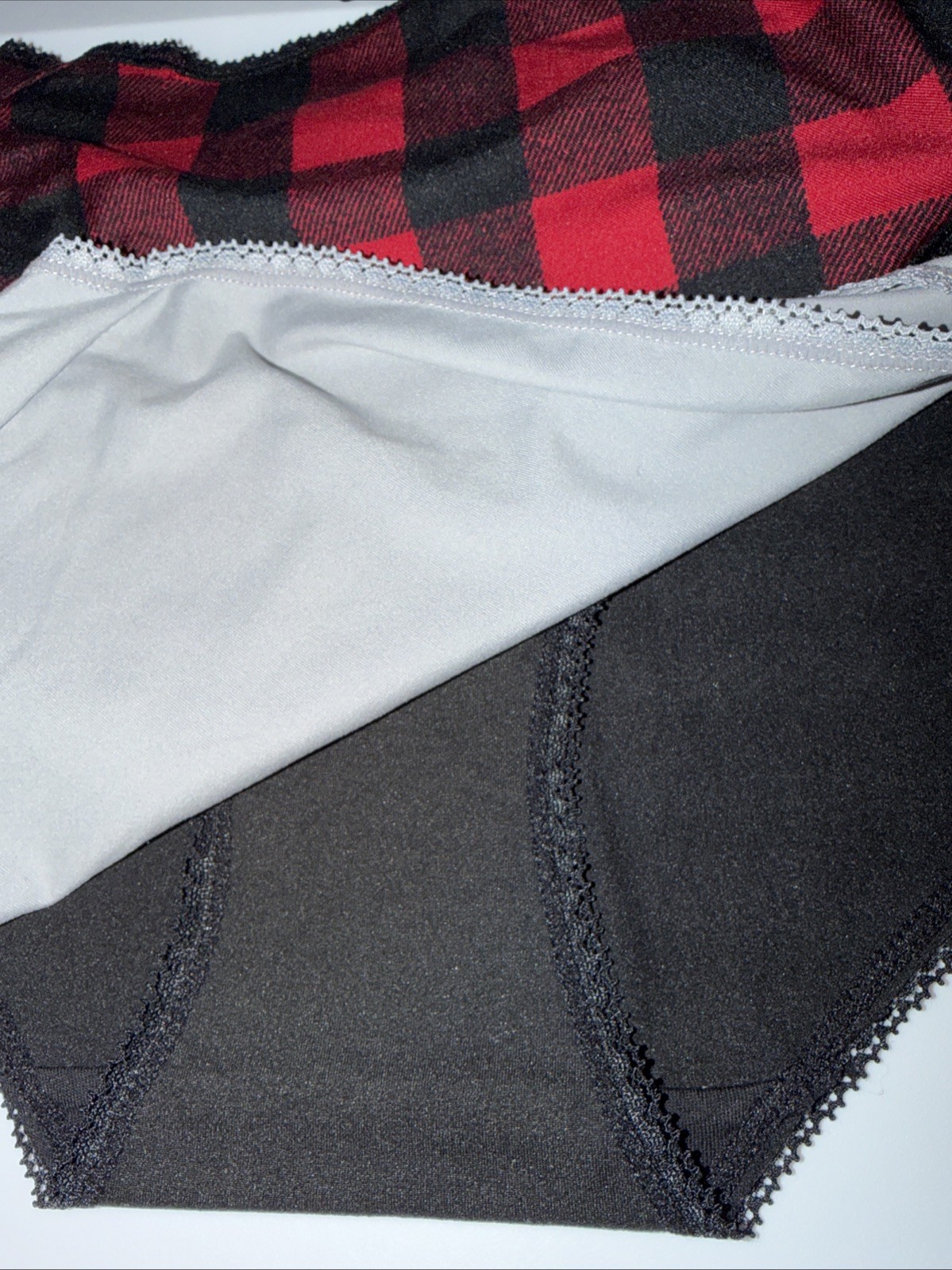 LUCKY BRAND Size: LARGE Women’s Set of 3 HIPSTERS 90% Polyester-10% Spandex