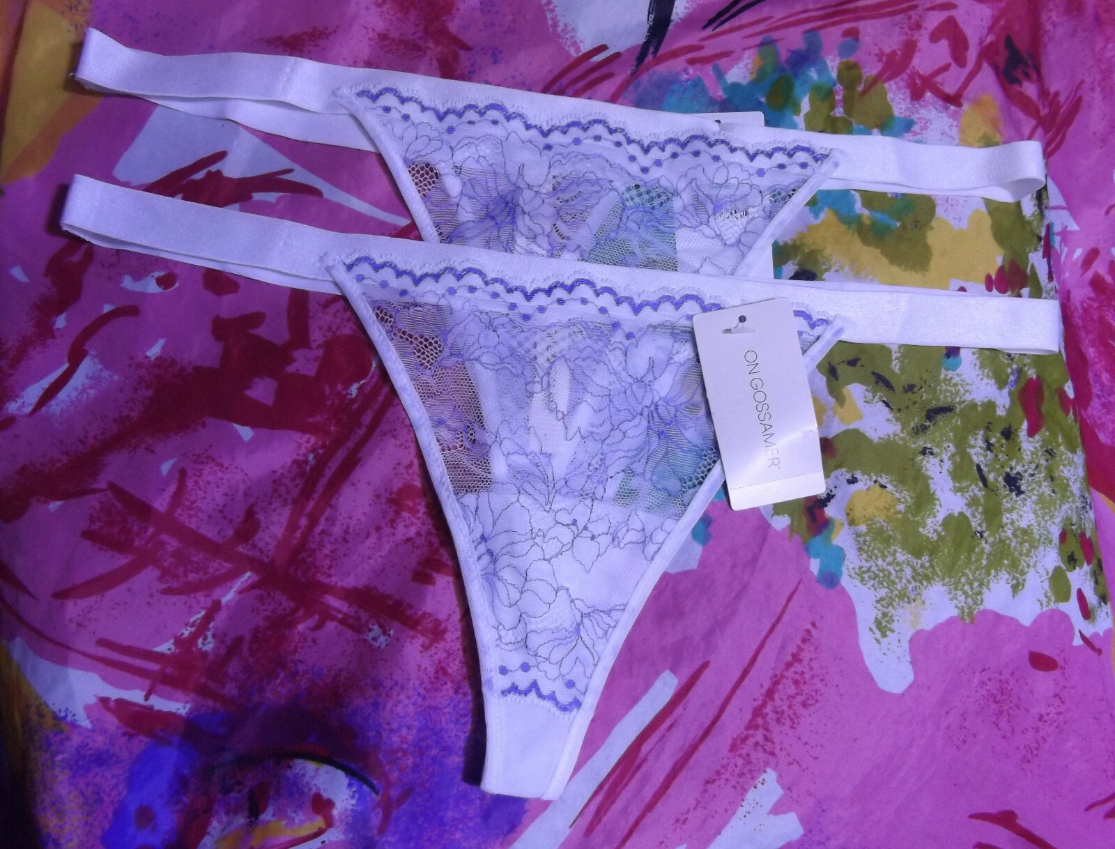 2 NEW ON GOSSAMER G2050 100 BEAUTIFULLY BASIC LACE THONG THONG PANTIES L