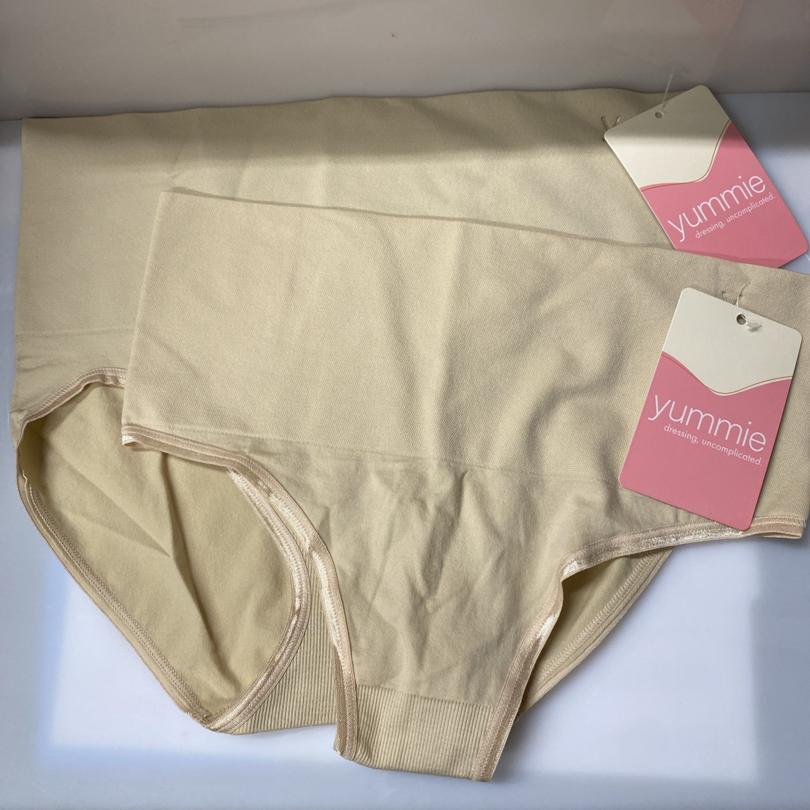 Set – Yummie Women’s Sz M/L Seamless Ultralight Shaping Thong YT5-160 + YT5-158