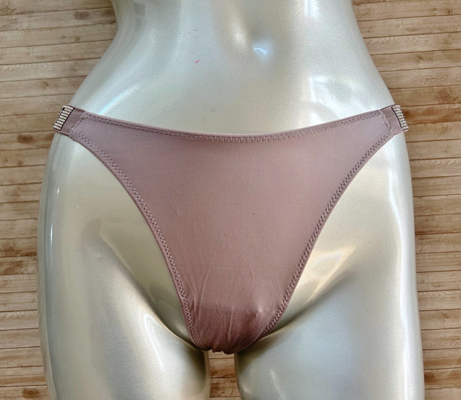 NWT Victoria’s Secret Very Sexy Bombshell Shine Strap Thong Panty XL