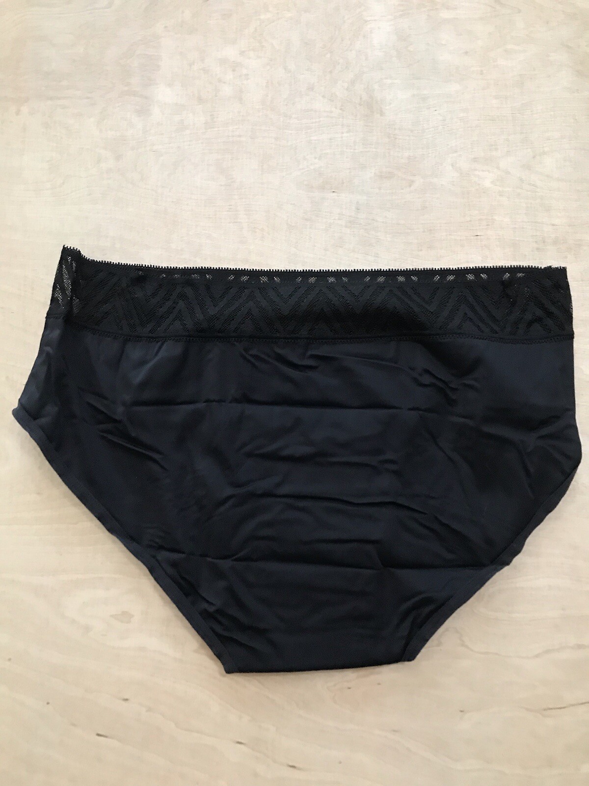 Thinx Hiphugger Leakproof Period Panties Size L Black NWT