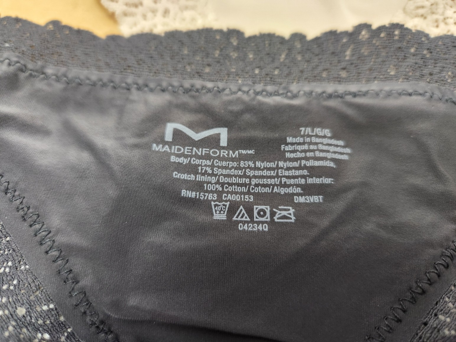 3 Pair NEW Maidenform DMMVBT Thongs V Back Thong Large 7 TAN,WHITE,BLACK