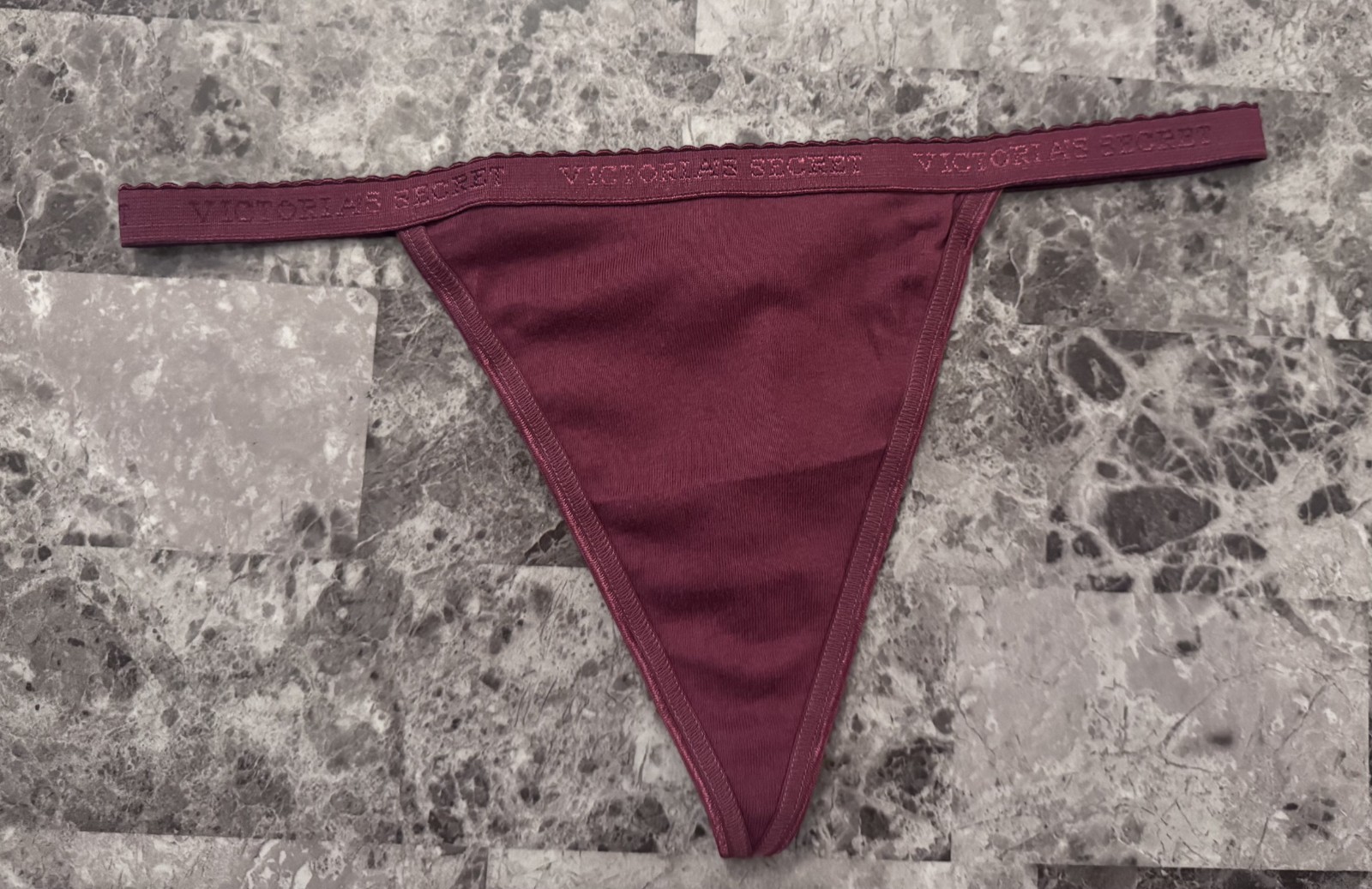 NWOT VICTORIA’S SECRET MEDIUM MAROON 100% COTTON VINTAGE RARE V STRING PANTIES