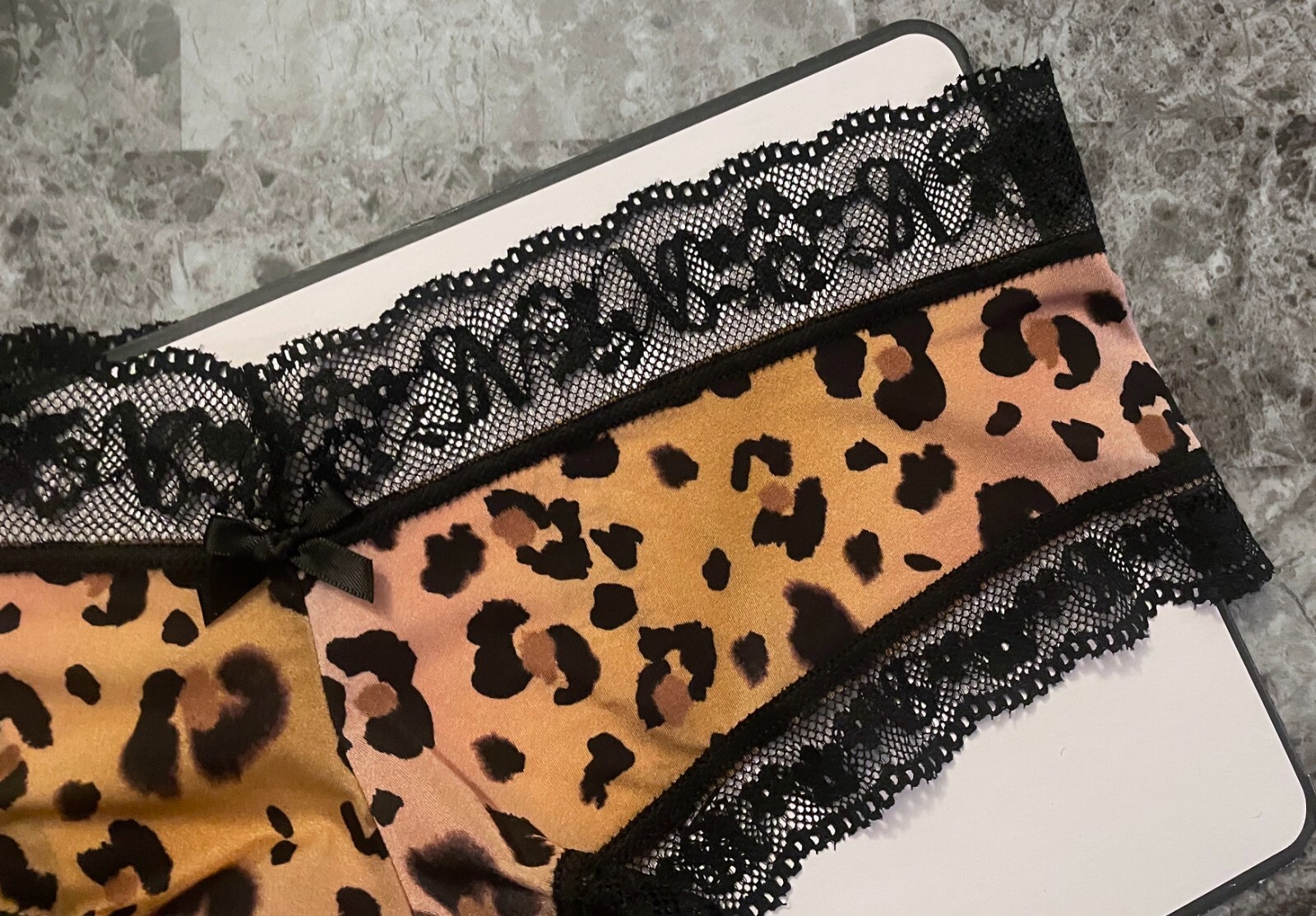VICTORIA’S SECRET LARGE LEOPARD CHEETAH SATIN SMOOTH LACE RARE CHEEKY PANTIES