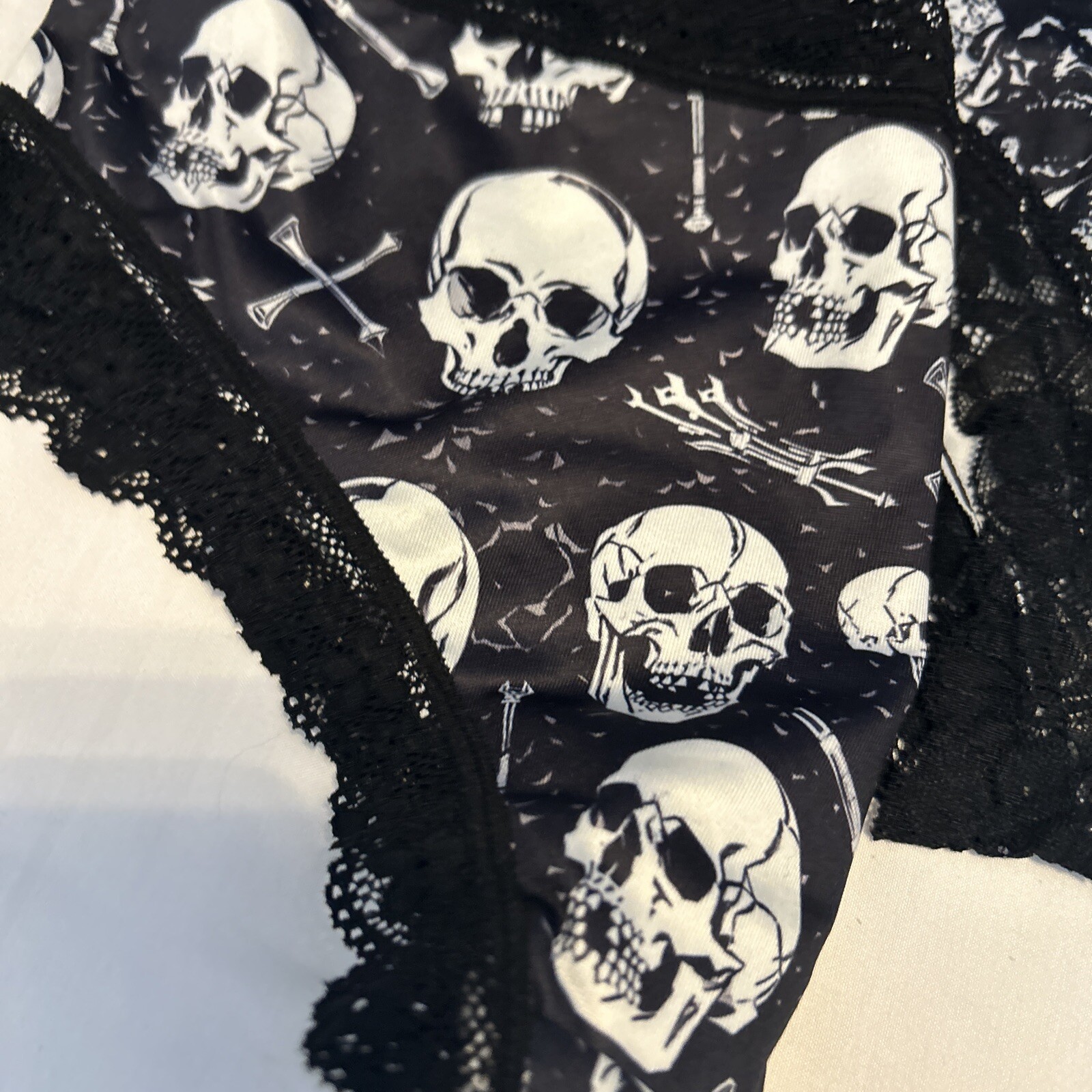 Morvia 3pk lace trim goth Emo panties M skulls stars Moons & Skulls Lingerie