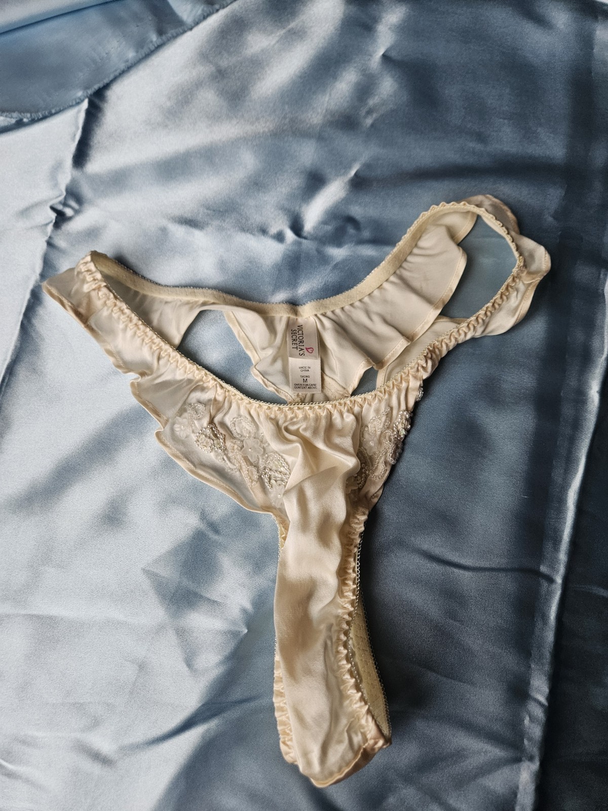 NWOT Vintage 1998 Victoria’s Secret Beaded Bridal Floral Silk Pearl Thong Size M