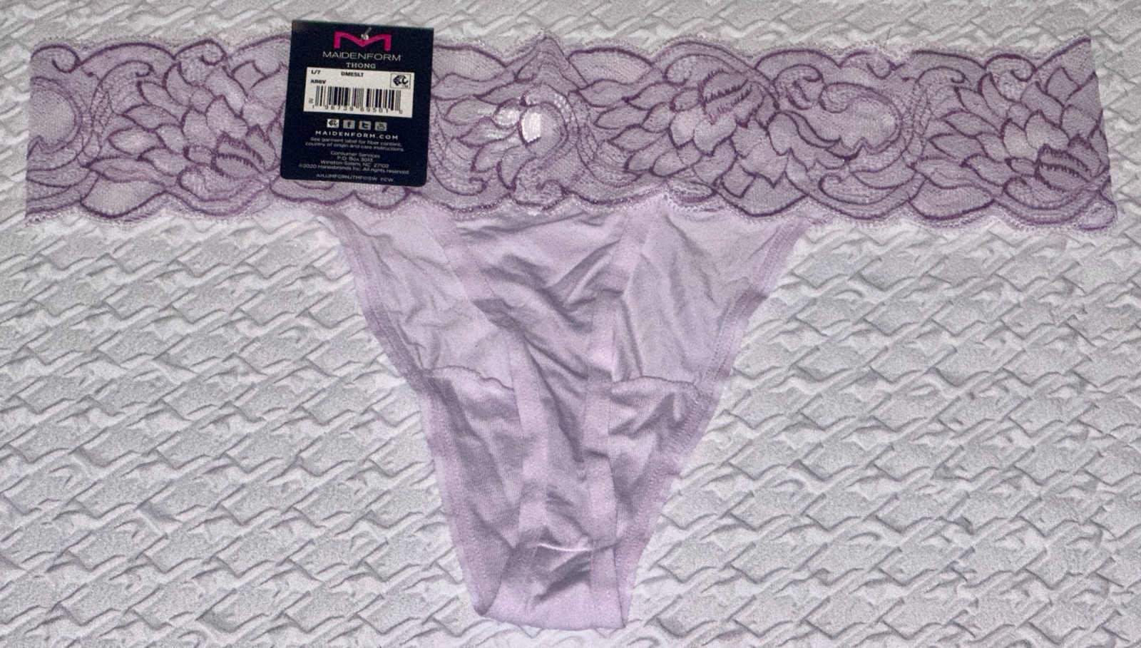 MAIDENFORM Sexy Must Haves Luxurious Bloom Lace Lilac Thong Panty Womens Sz L 7