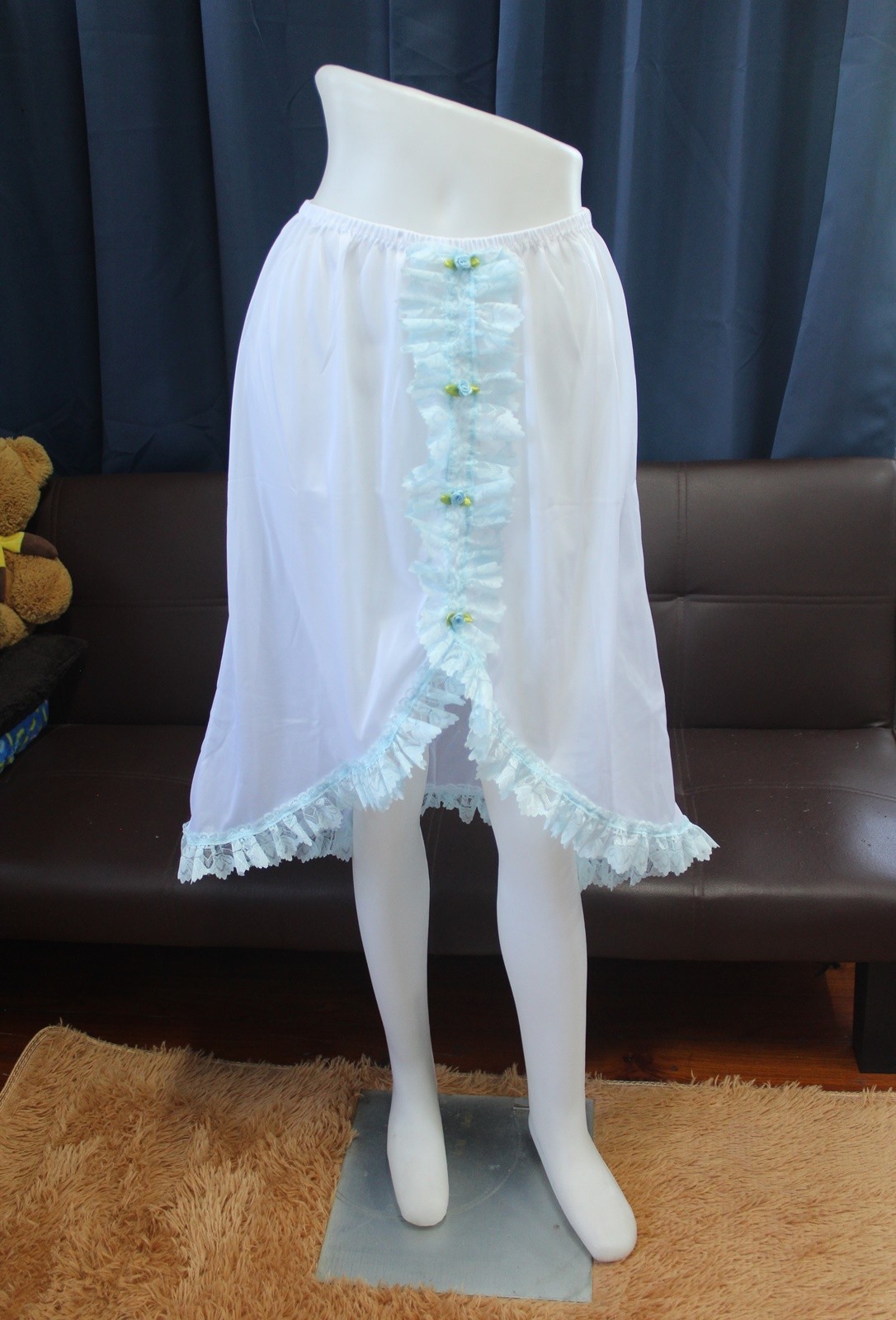 #A74 Vtg Style 2XL/ElasticW.24-42″ White Nylon Blue Lace Half Slip Length27″