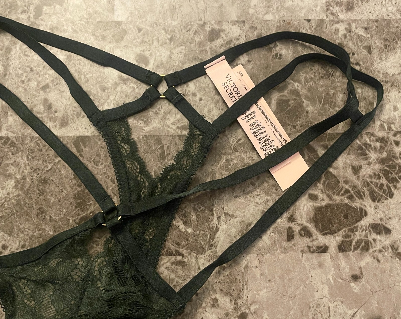 NWT VICTORIA’S SECRET GREEN LACE STRAPPY GOLD RING CROTCHLESS THONG PANTIES