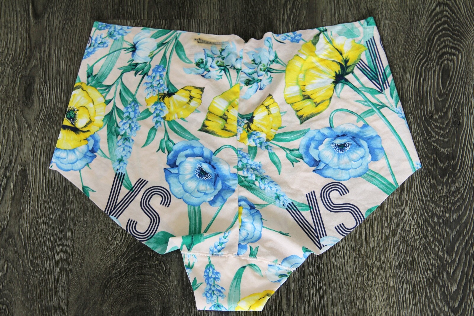 ILLUSIONS by VICTORIA’S SECRET NO-SHOW MIDI BRIEF PANTY size XL