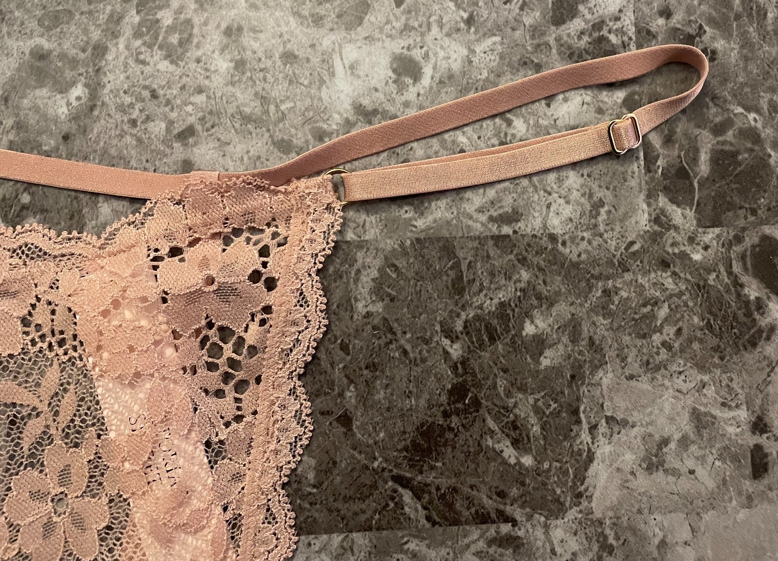 NWT VICTORIA’S SECRET NUDE LACE ROSE APPLIQUE ADJUSTABLE STRAP V STRING PANTIES