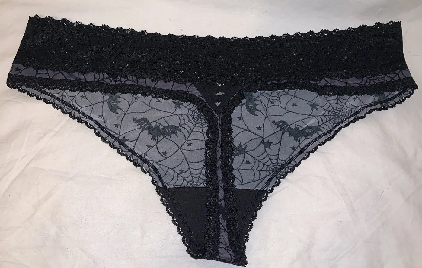 Torrid Second Skin Mid Rise Lace Trim Thong Panties Black Bats Halloween 3X NWT