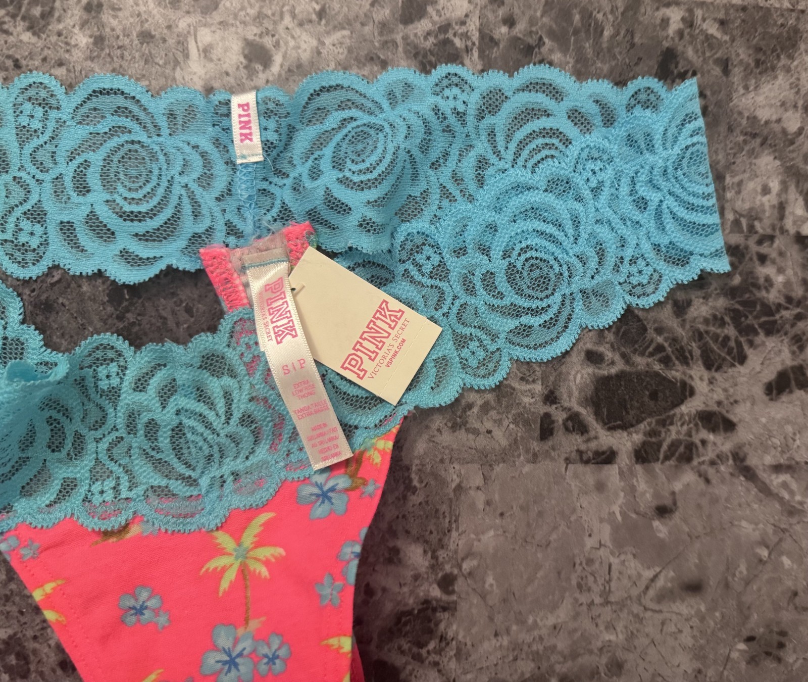 NWT VICTORIA’S SECRET PINK S PALM TREE FLORAL LACE WAISTBAND RARE THONG PANTIES