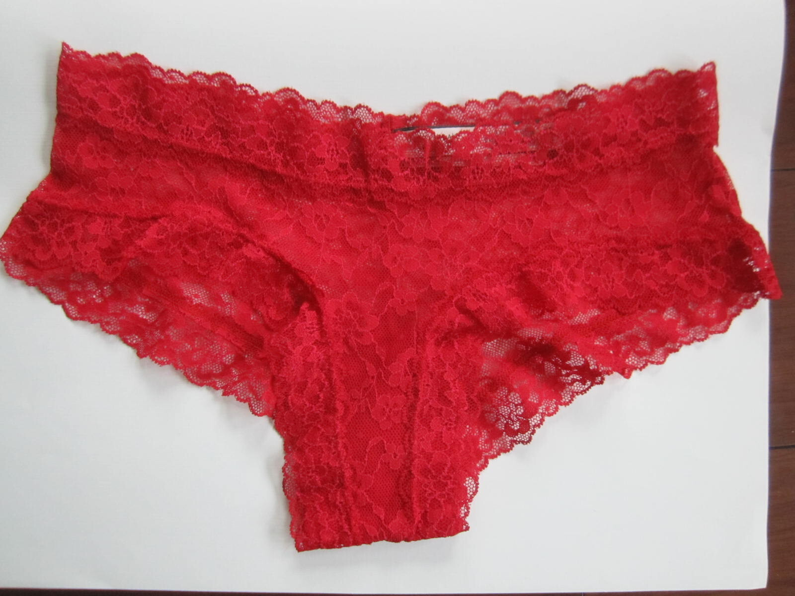 New w Tags Victoria’s Secret The Lacie Cheeky Hiphugger – Lipstick Red – Small