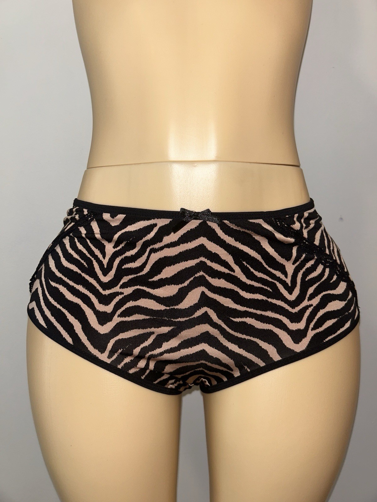 delta burke panties Size 8/1X Silky Animal Print Y2K NWOT