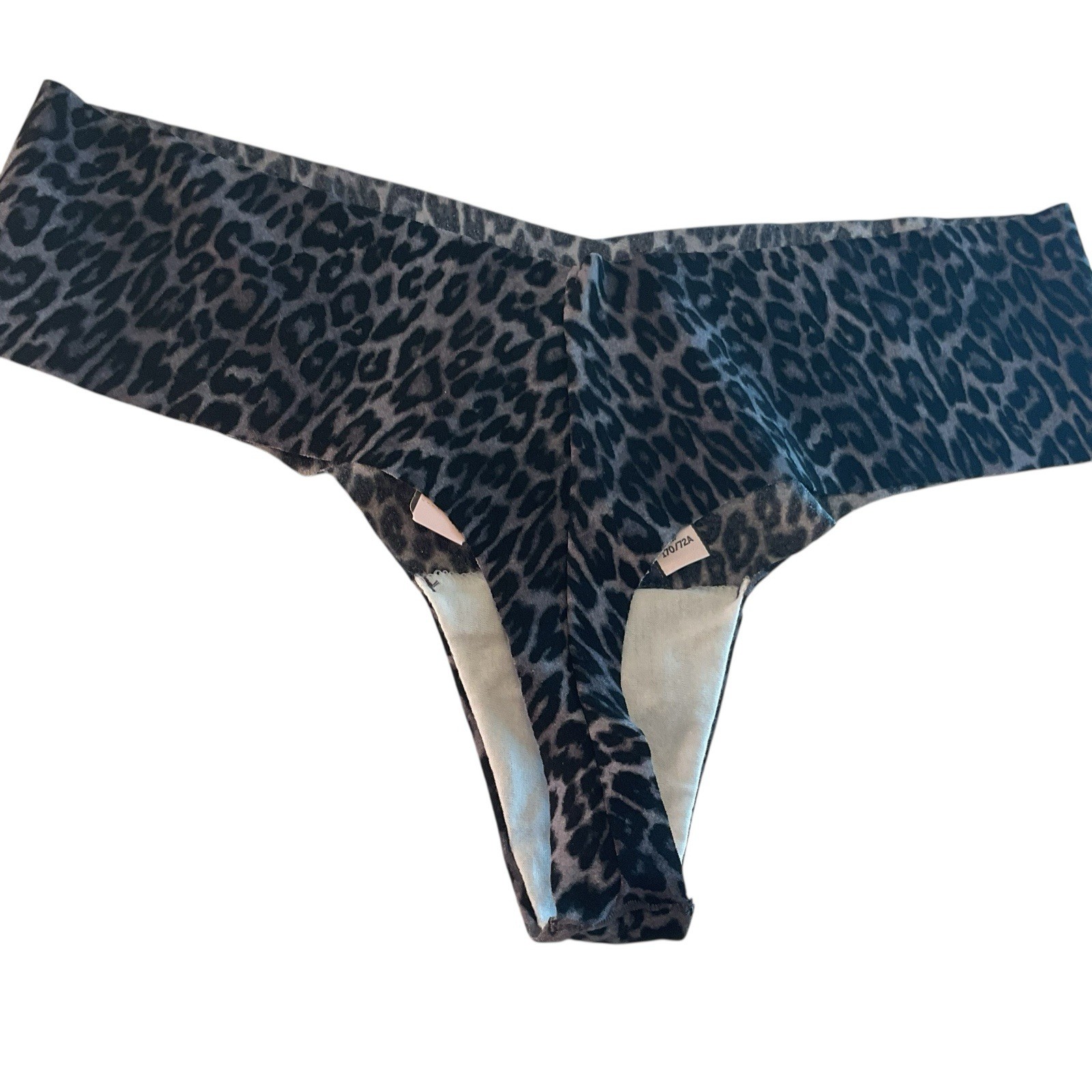 Victoria’s Secret Thong BLACK LEOPARD CHEETAH ~No Show~ Thong Panties Medium NWT