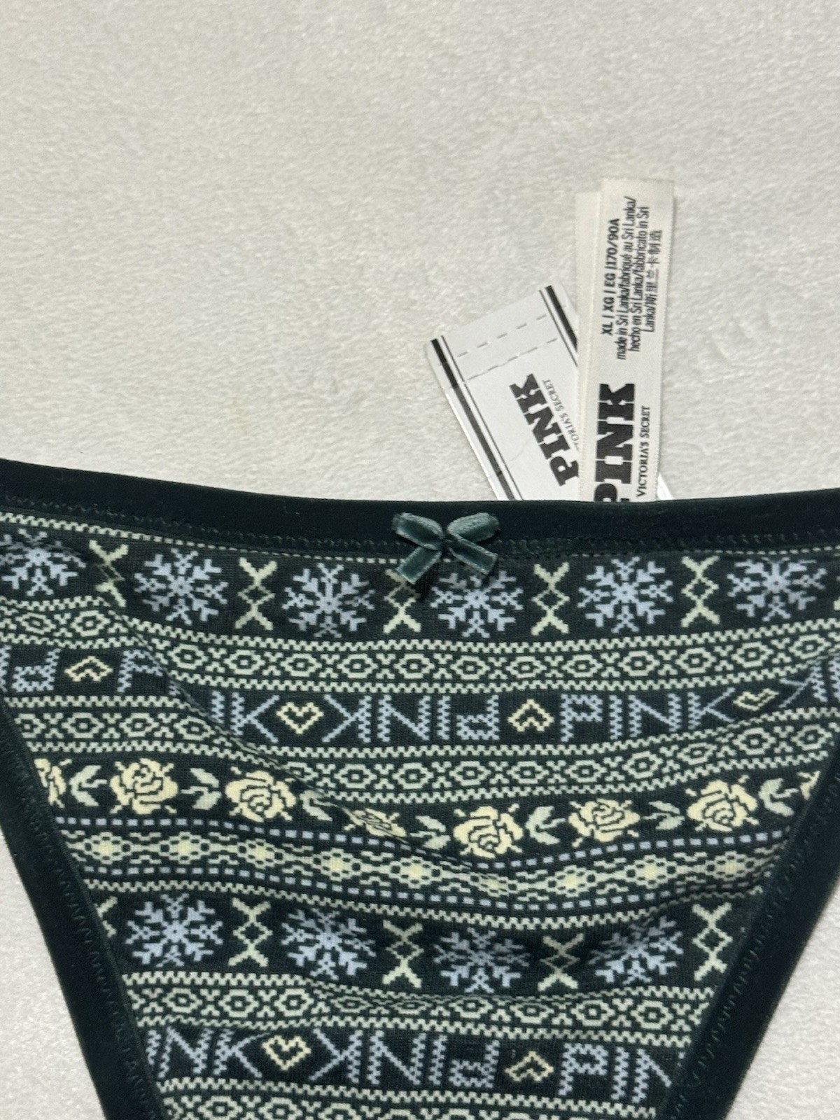 Victoria’s Secret PINK V-String Thong Panty Fair Isle Snowflake Green XL NWT