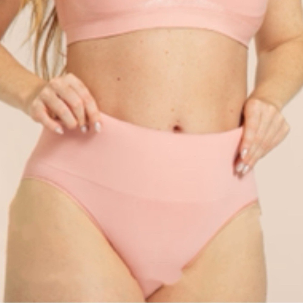 Truekind® Everyday Comfort Smoothing Panty in Rose Tan size S NWT 51401
