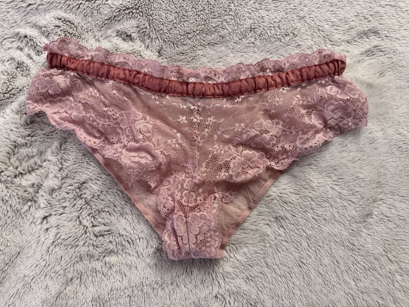 VICTORIA’S SECRET VS VINTAGE ROSE PINK FLORAL LACE BIKINI PANTIES PANTY HTF MED