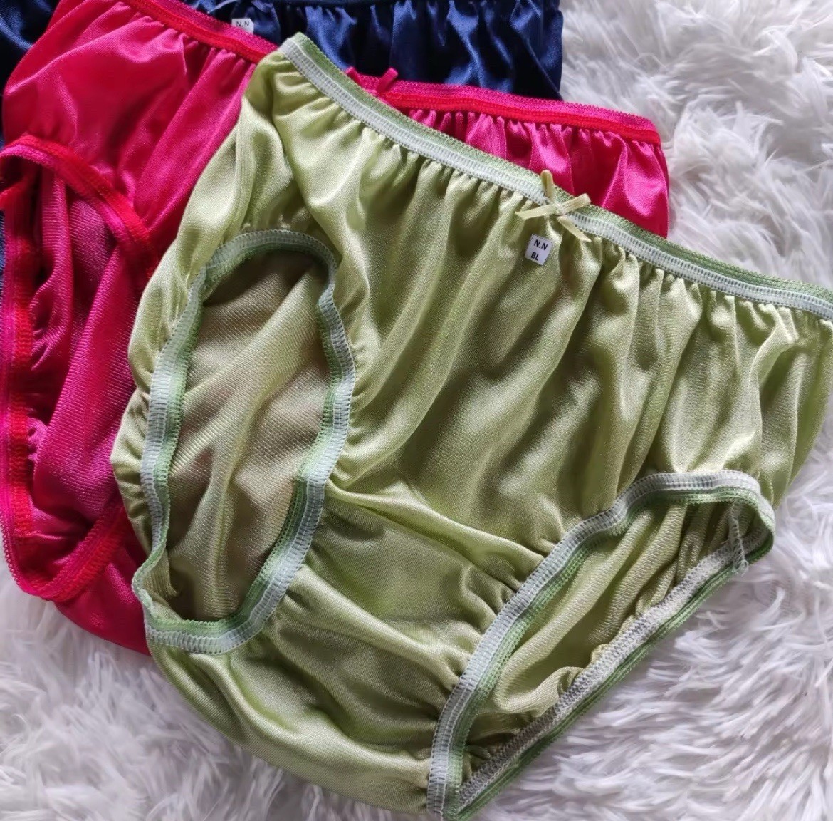 Women Bikini Nylon Briefs Soft Smooth Mixed Colors L Waist 28-32 Hip 32-38