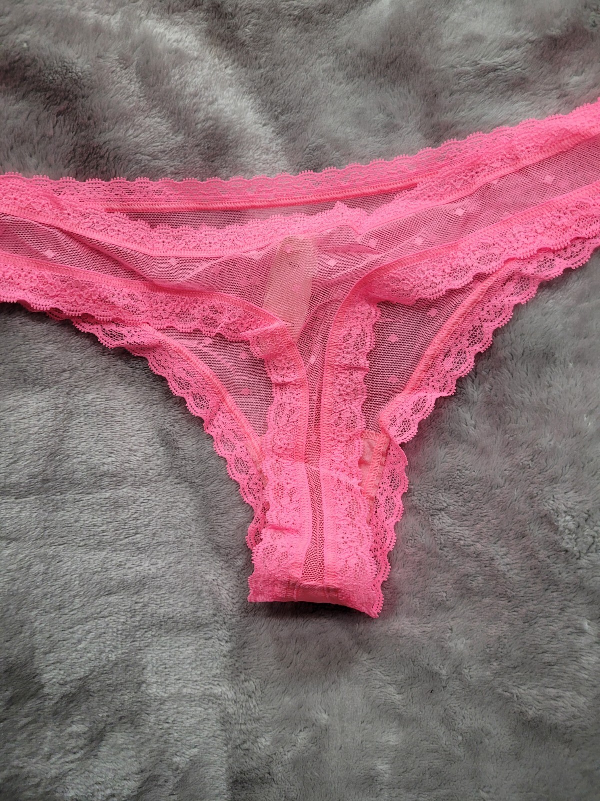 NWT Victoria’s Secret Vtg Mesh Bubblegum Pink Sheer Dot M Thong Panties SMOOTH