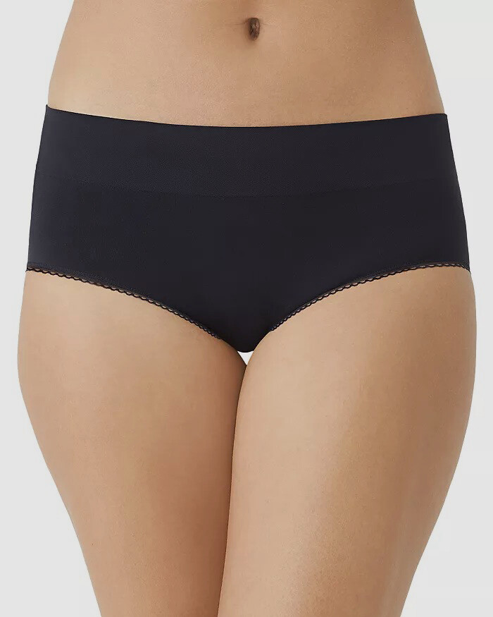 $25 Wacoal Women’s Black Solid Feeling Flexible Seamless Brief Panty Size 6/M
