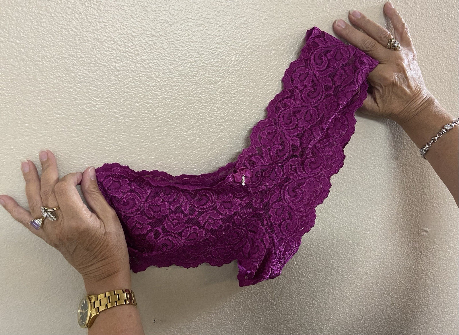 Smart & Sexy Women’s Signature Lace Cheeky Panty Fuchsia Size 9 NWOT