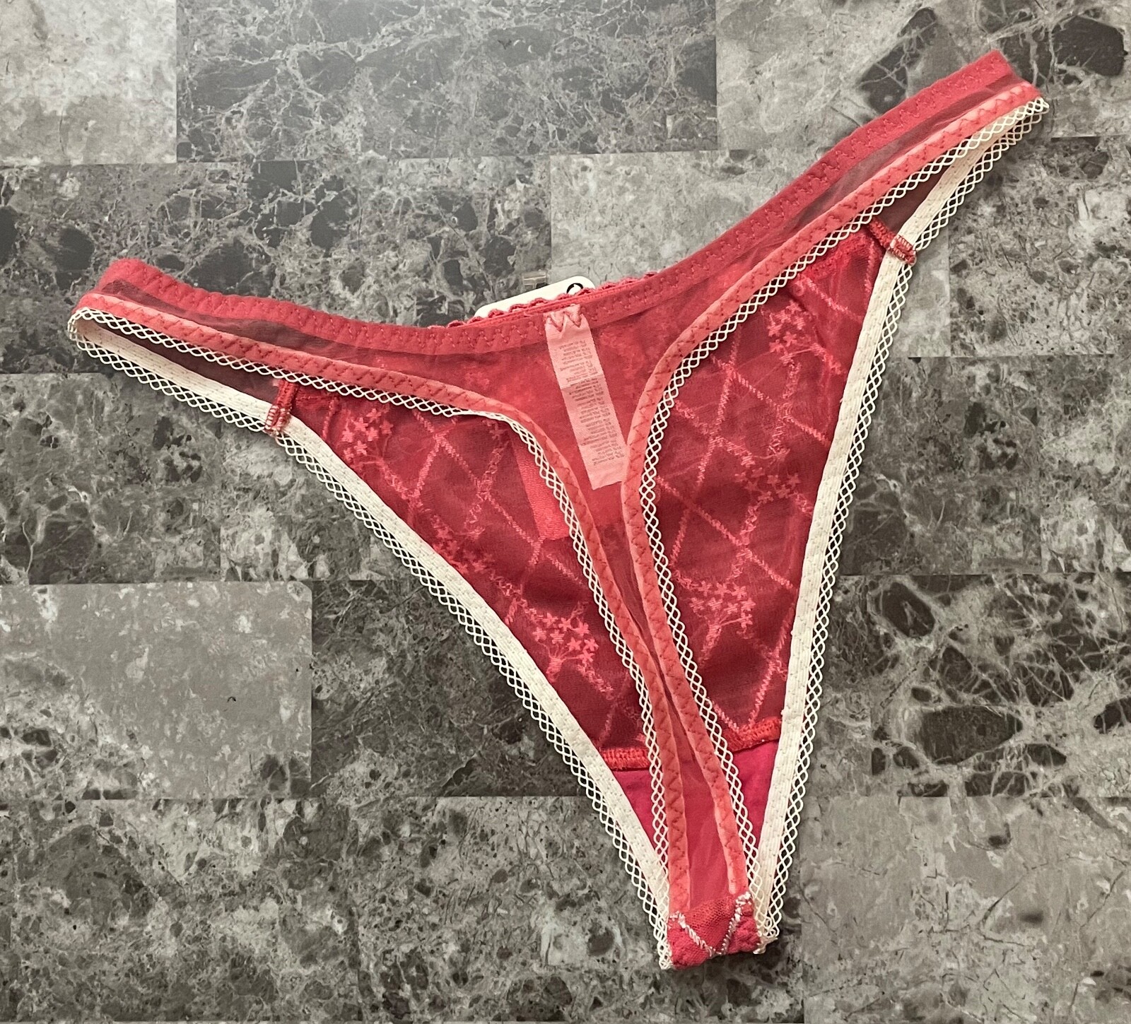 NWT VANITY FAIR XL EMBROIDERED FLORAL RIBBON BOW VINTAGE RARE THONG PANTIES