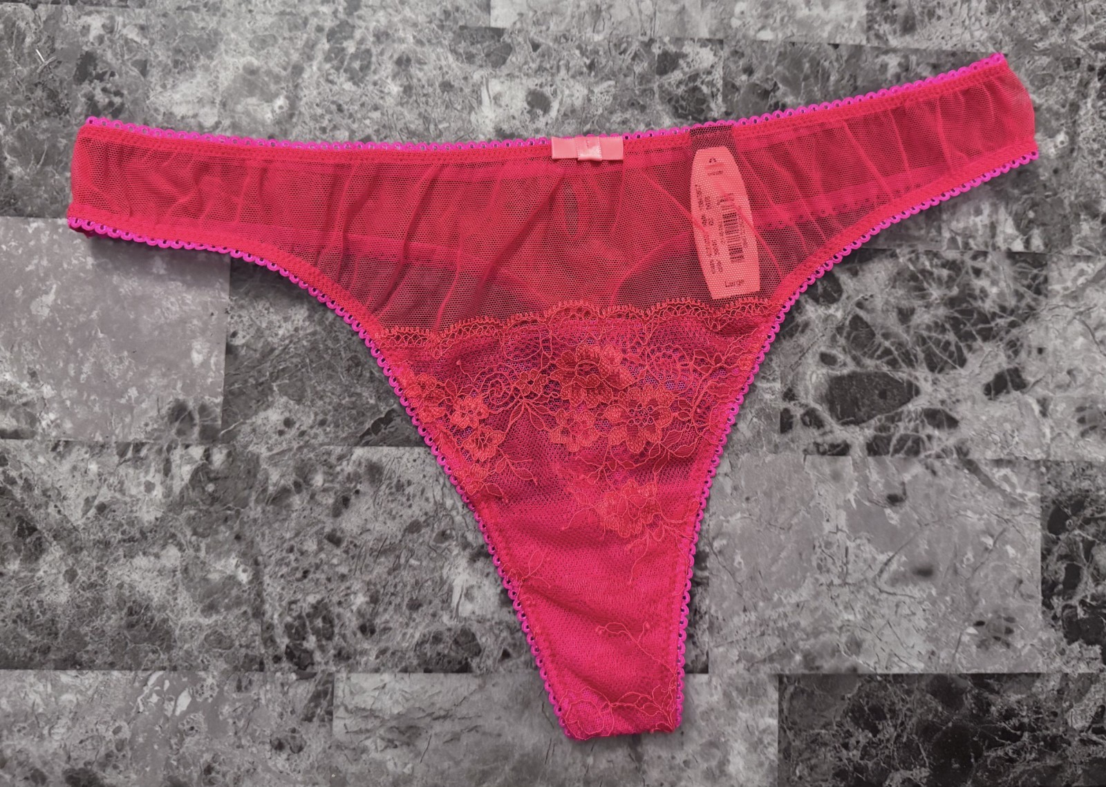 VICTORIA’S SECRET SEXY LITTLE THINGS L RED MESH LACE VINTAGE RARE THONG PANTIES