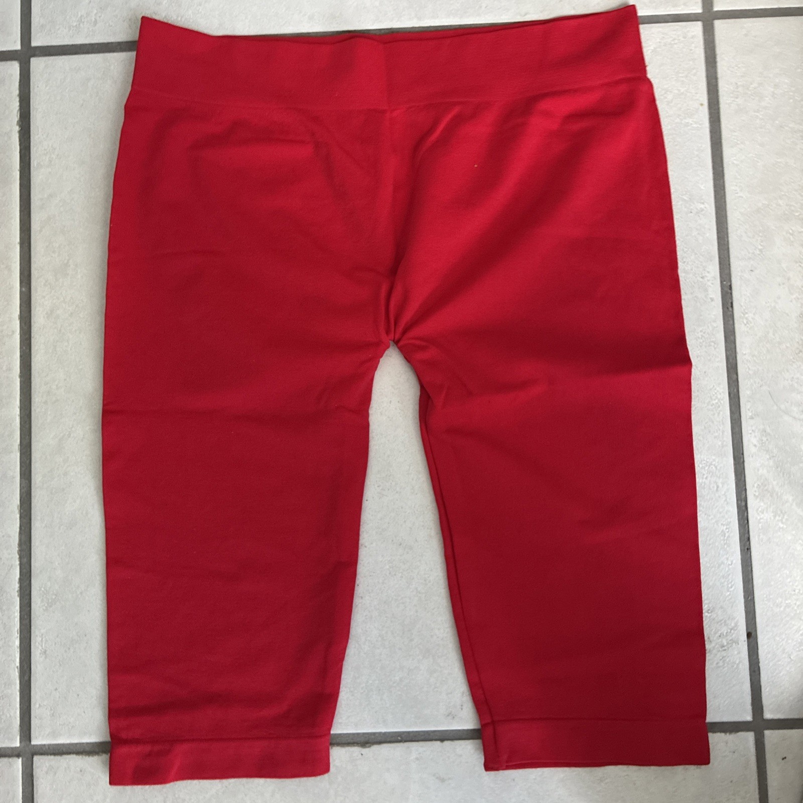 M U.S.A – 0NE SIZE – RED NYLON STRETCH LONG SHORTS