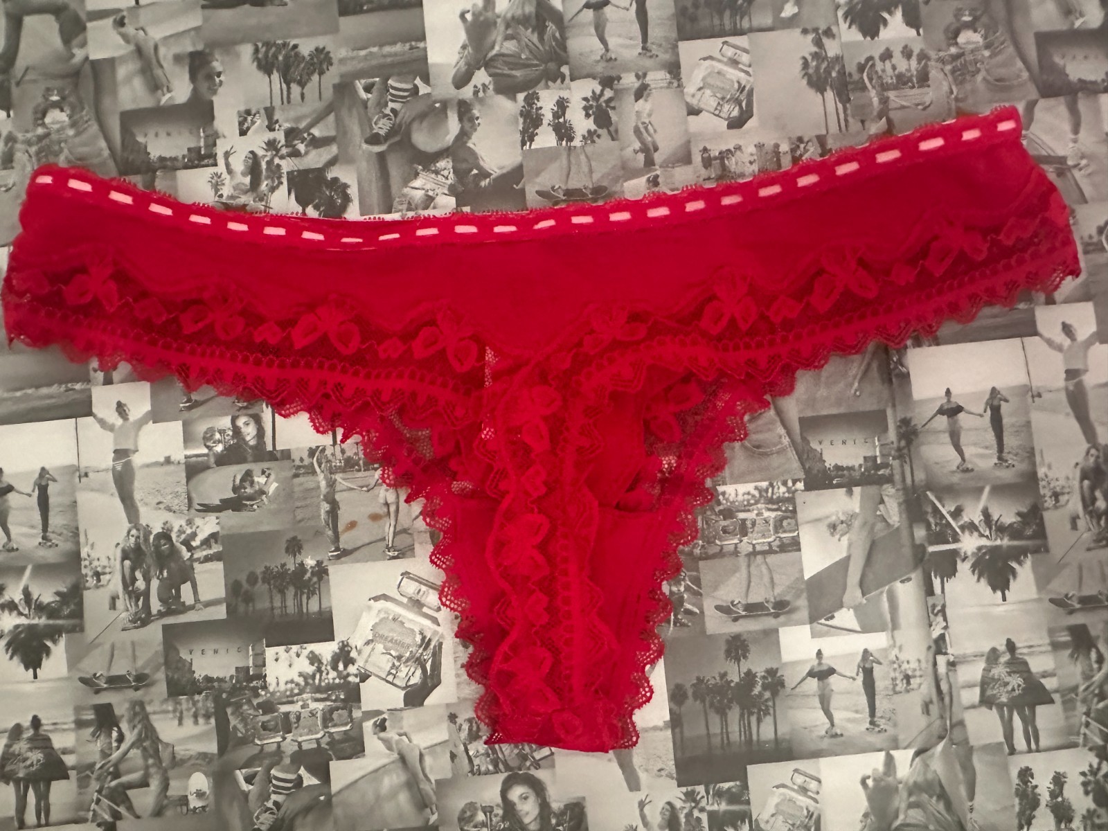 Victoria’s Secret Lace Trim Cotton Bow Lace-Trim Thong Panty Lipstick Red MEDIUM