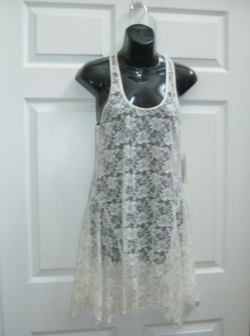Linea Donatella Women’s Medium White Lace Night Gown Intimate Apparel New
