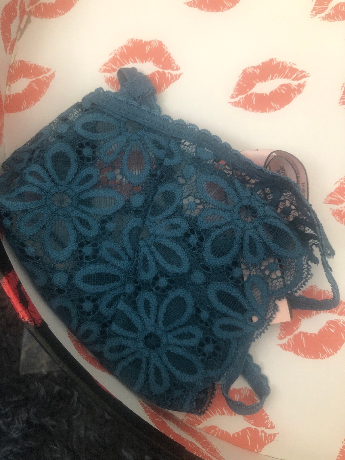 NWT Victoria’s Secret Blue Green Lace Signature Skimpy V-String Thong Panty M