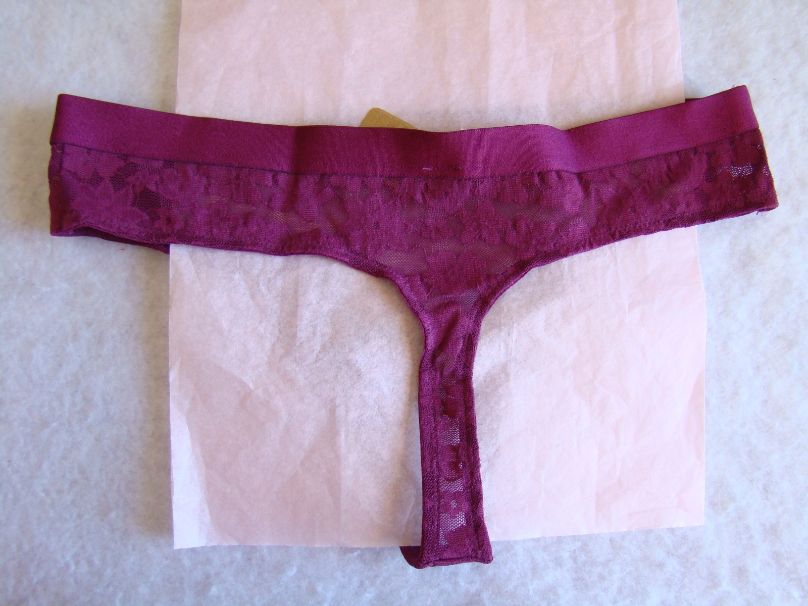 New Victoria’s Secret PINK Plum Floral Lace Thong String Panties Size S