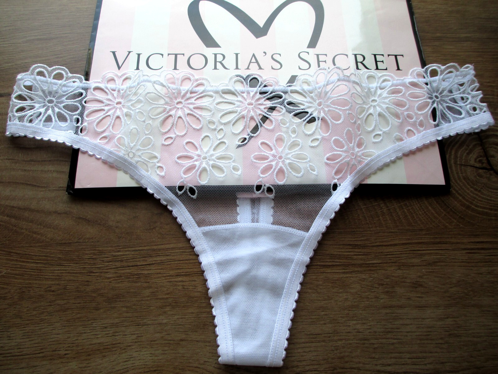 VICTORIA’S SECRET Thong Panty VS Daisy Eyelet Lace Mesh S M L XL White NWT