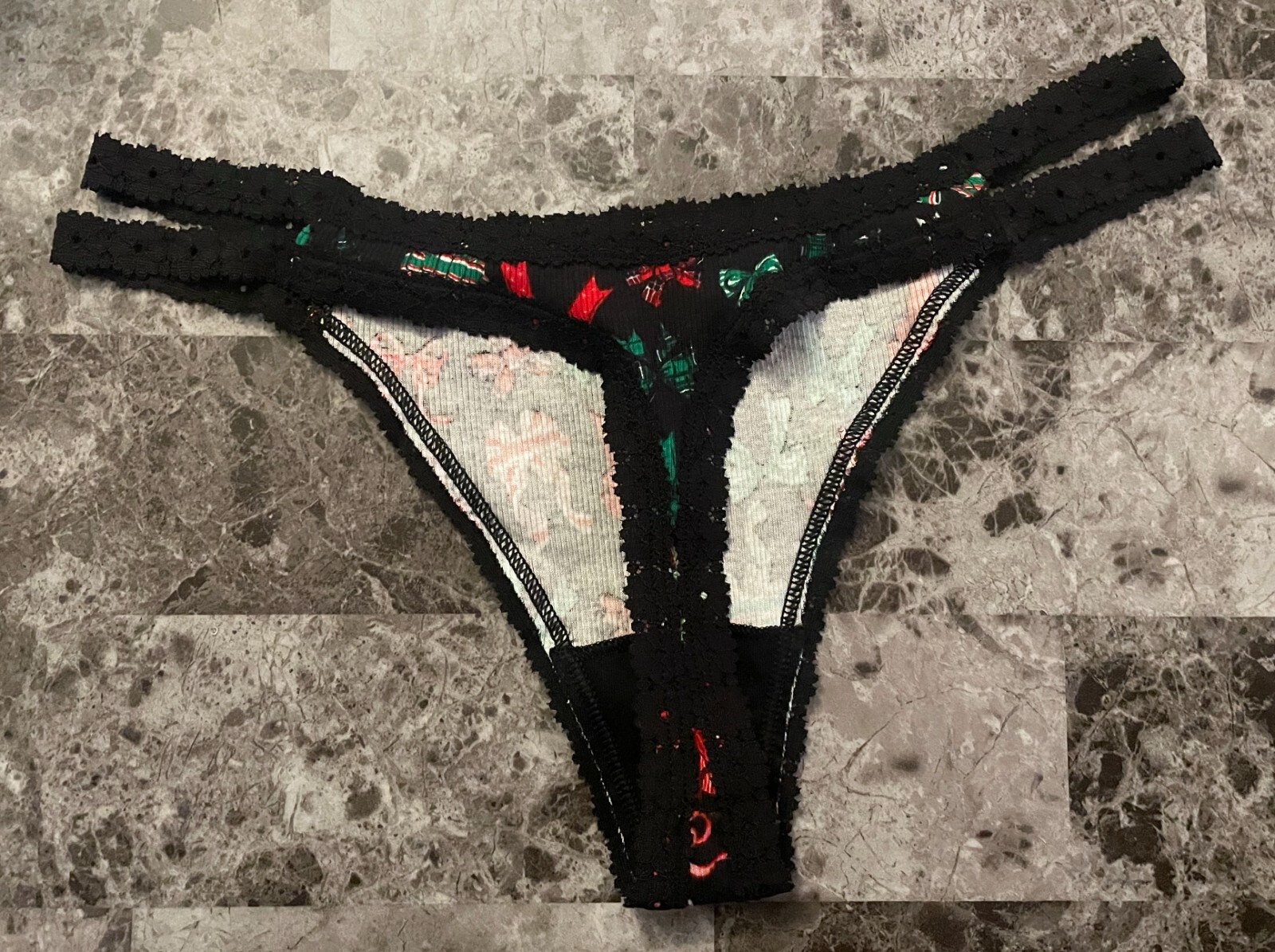 VICTORIA’S SECRET PINK S HOLIDAY BOW RIB KNIT LACE DOUBLE STRAPPY THONG PANTIES