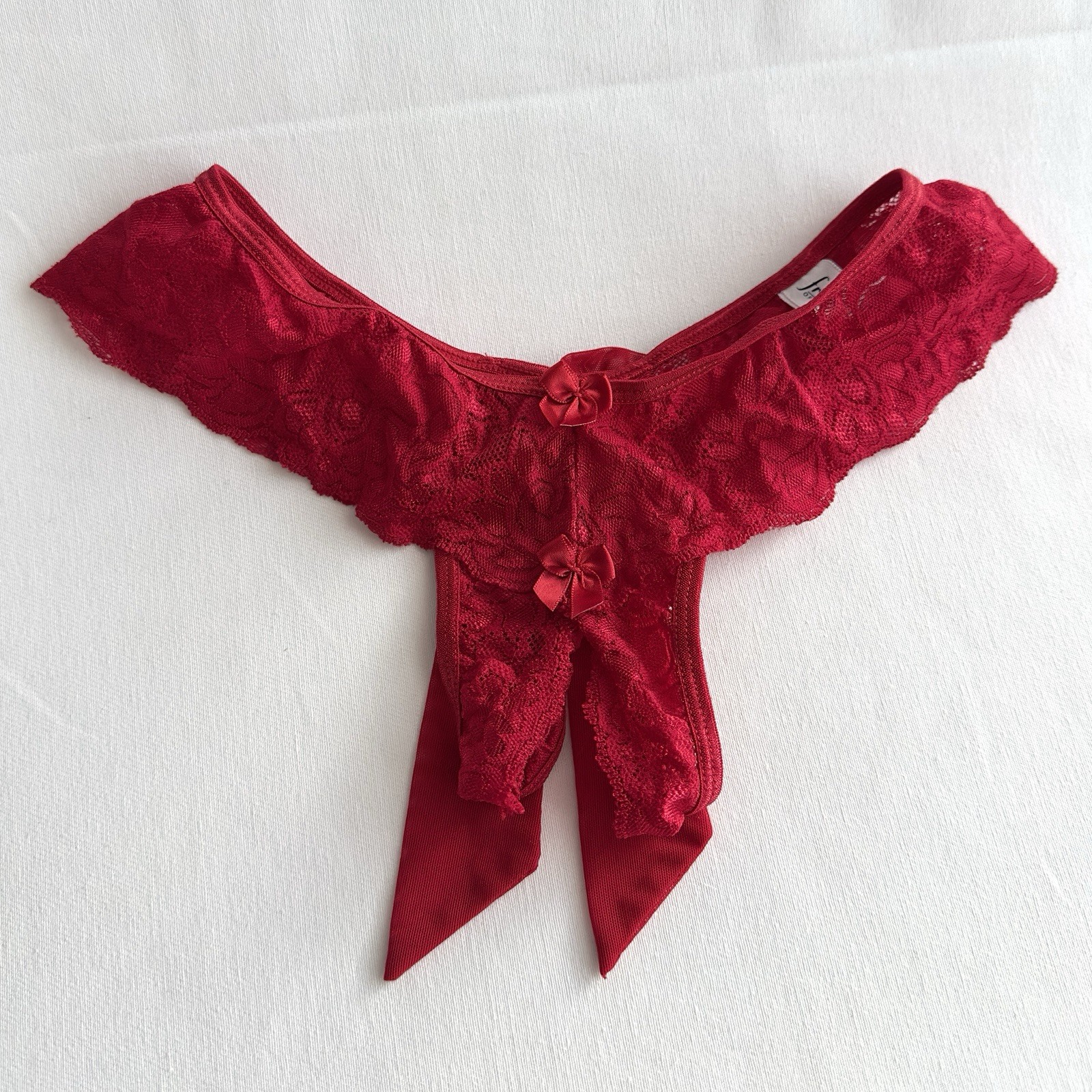 ✨FREDERICK’S OF HOLLYWOOD Bows Lace Crotchless Panty Red Size Small NWOT