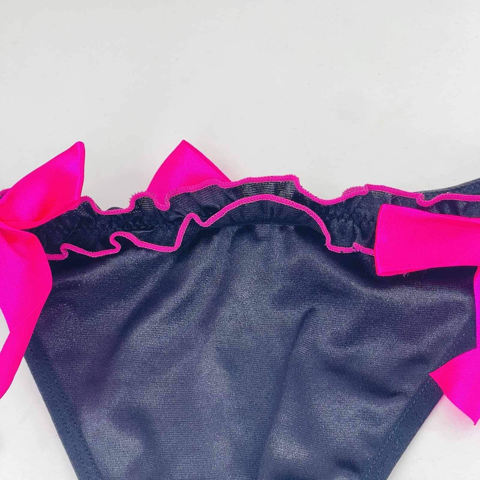 Morbid Threads Vintage Y2K Punk Goth Sexy Dancer Black Hot Pink Bow Thong L READ
