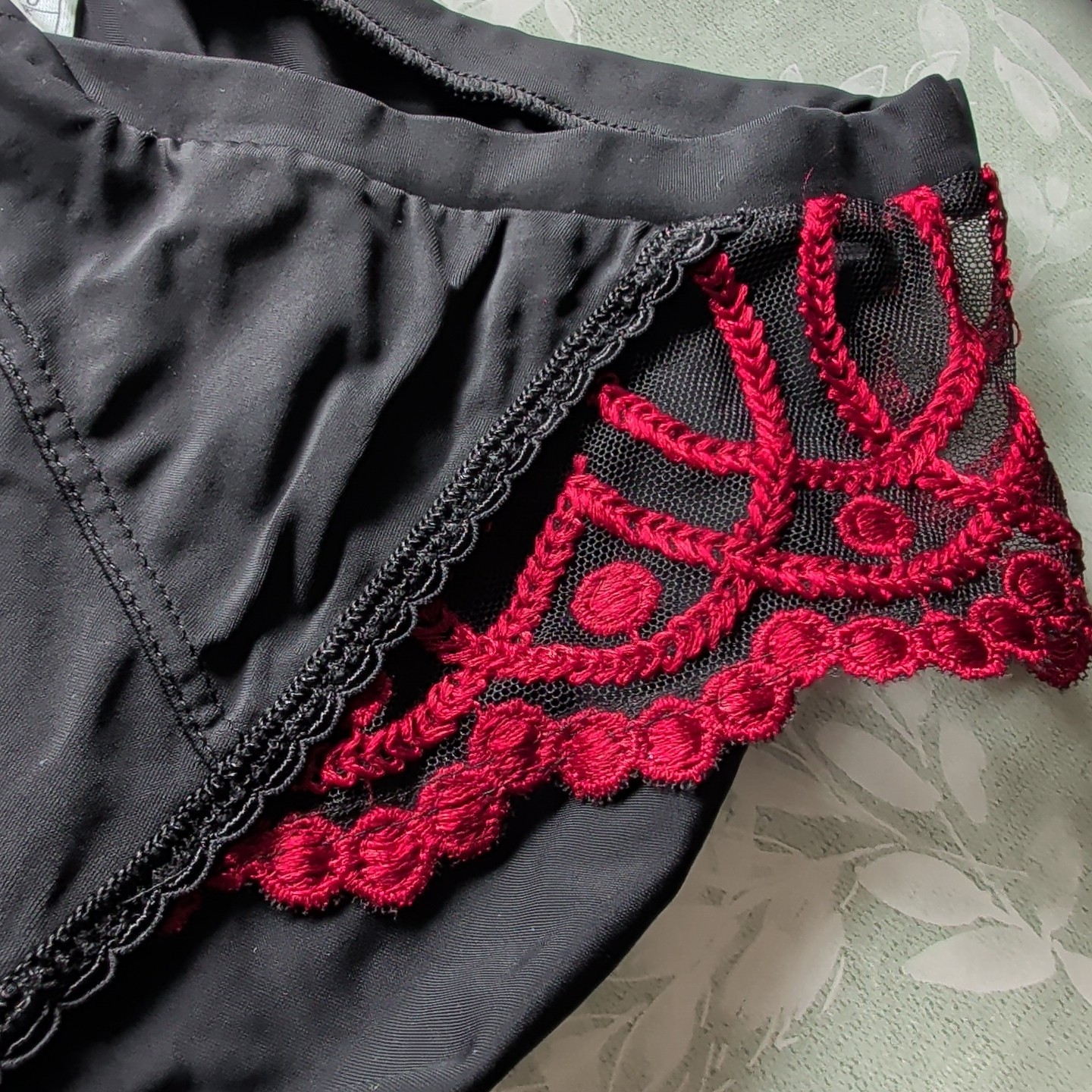 Gossard Knickers Size XL Black Red BNWT
