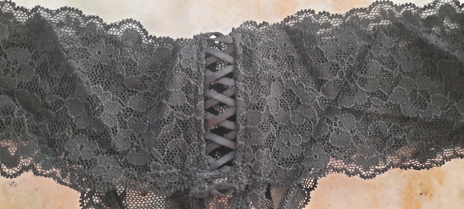 Victoria’s Secret – Posey Lace Lace-Up Thong Panty – Black – XS