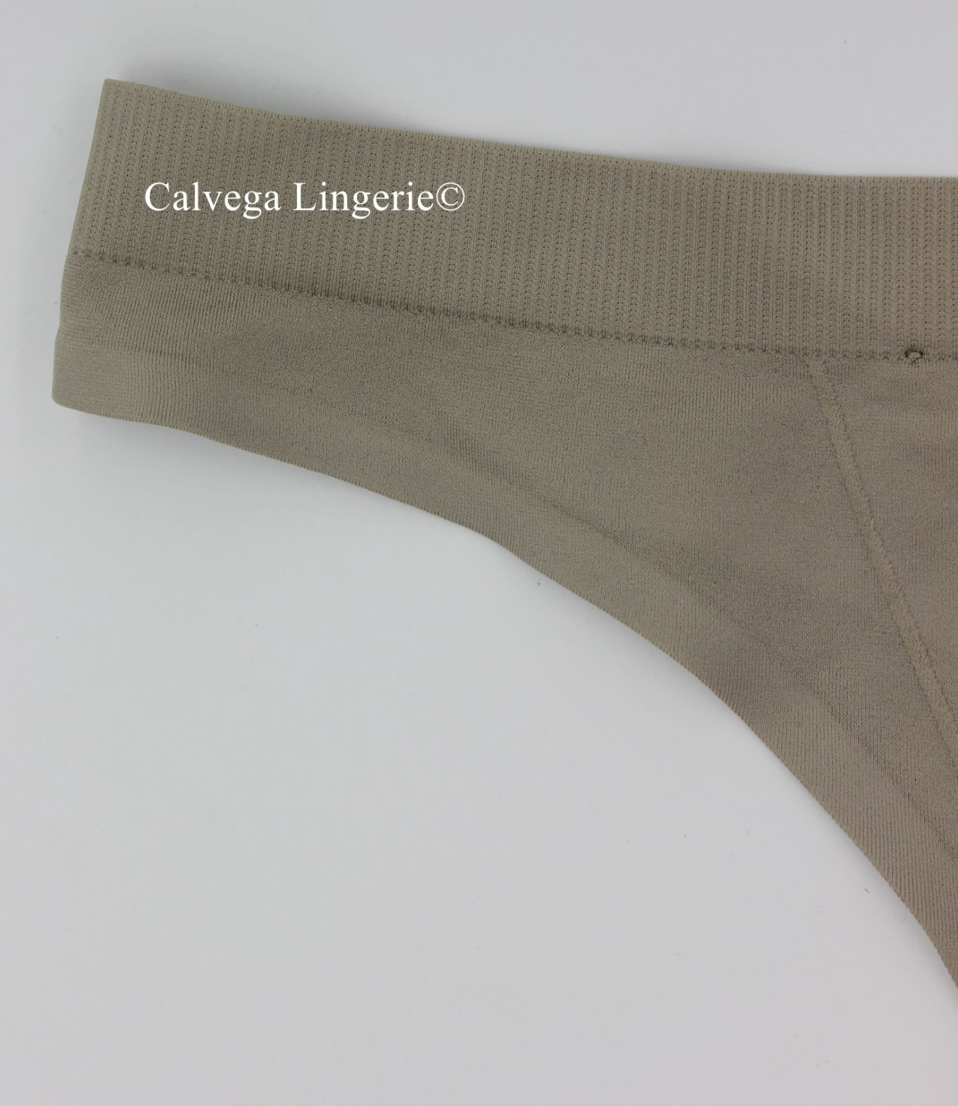 NWT Calvin Klein QF6611 “Bonded Flex” Seamless Laser Cut Nylon Thong, Gray, M