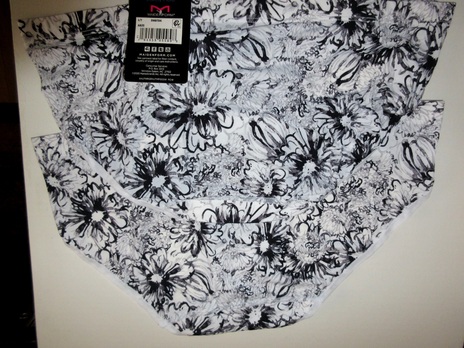 Maidenform 2-Pair BIKINI panties Barely There invisible Black White Nylon ~ 7/L