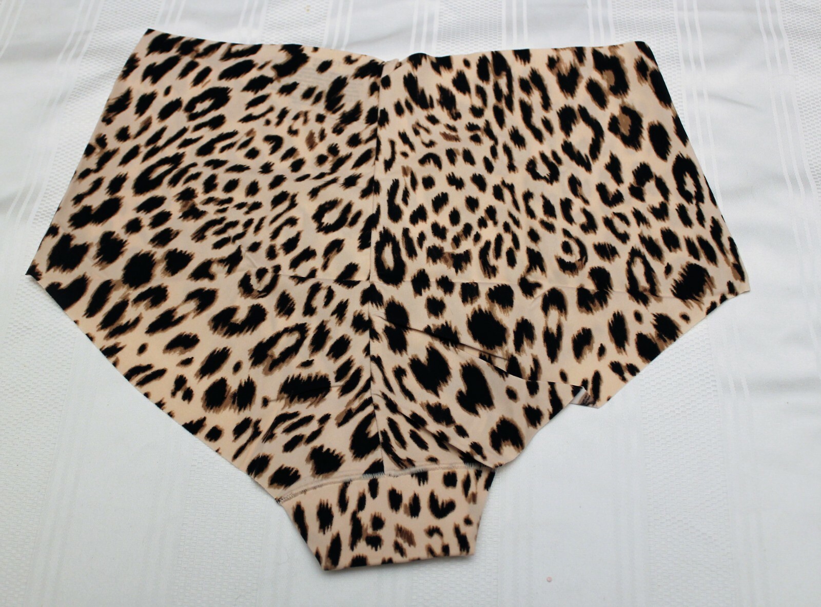 XL Victoria’s Secret No Show Midi Brief Panties – Champagne Leopard