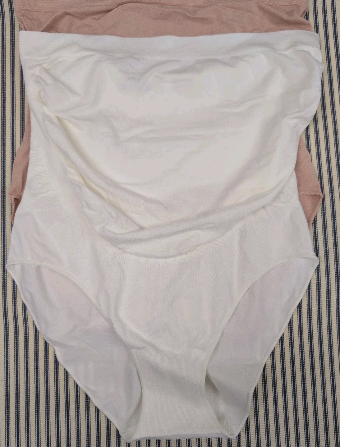New Without Tags Maternity underwear seamless high-waisted Over The Belly Large