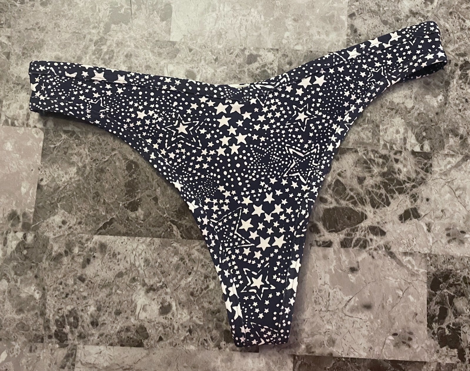 NWT VICTORIA’S SECRET PINK M NAVY BLUE WHITE STAR COTTON BLEND THONG PANTIES
