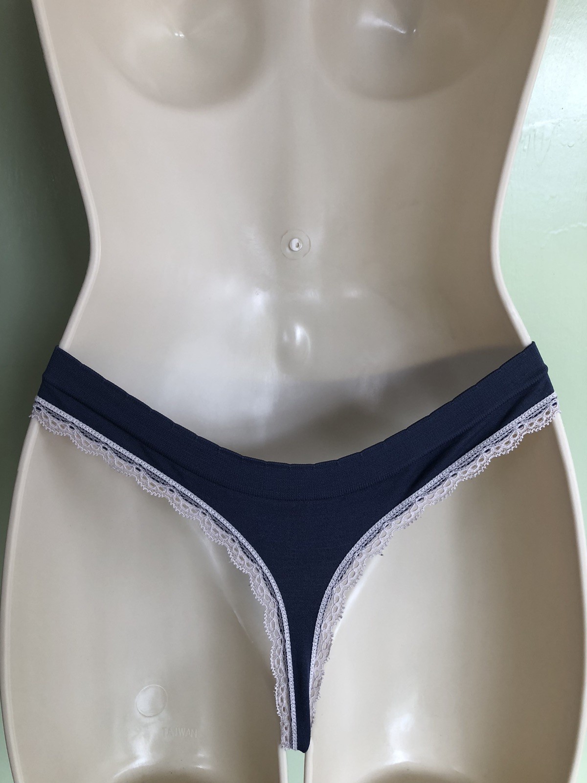 Victoria’s Secret Sexy Seamless Stretch Thong Small Pantie Logo Navy Blue White