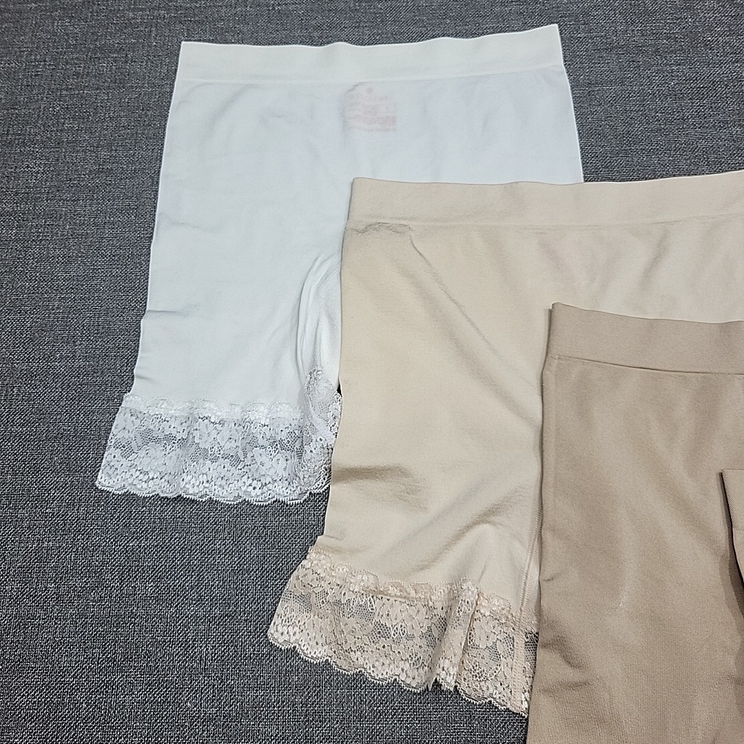 Breezies Women’s Size Small 4 Pack Seamless Under Dress Boxer Briefs Panties